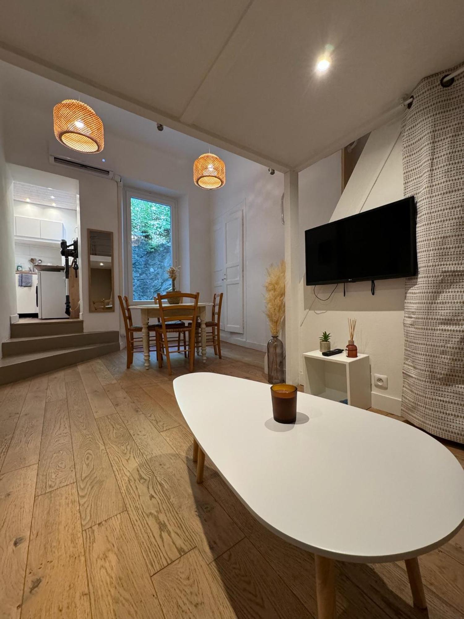 Charmant Studio Hyères Extérieur photo